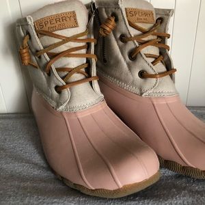 SPERRY PINK AND CREAM DUCK BOOTS